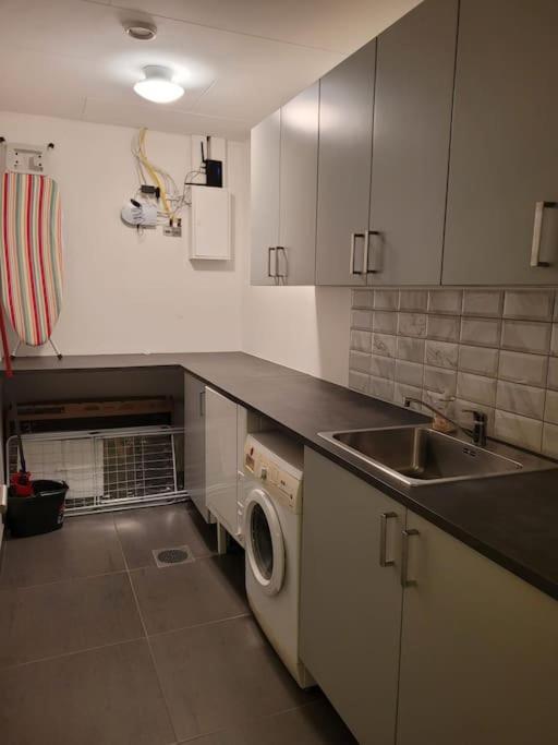 Beautiful Terraced House With Private Parking Vila Sandviken Exterior foto