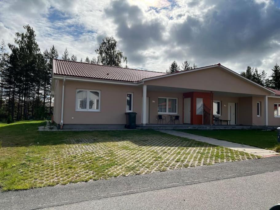 Beautiful Terraced House With Private Parking Vila Sandviken Exterior foto